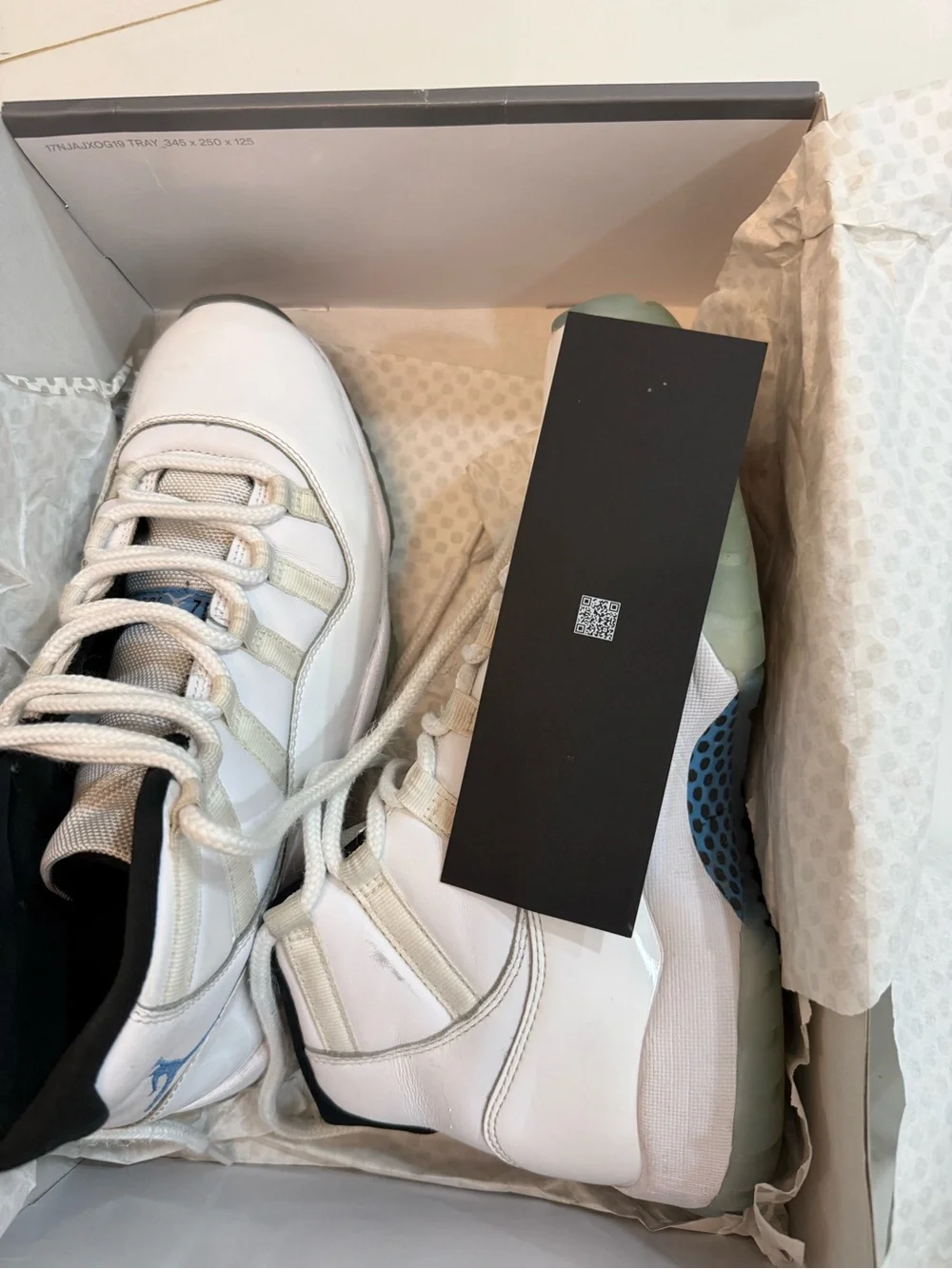 Jordan Men’s White and Black Low-Top Sneakers